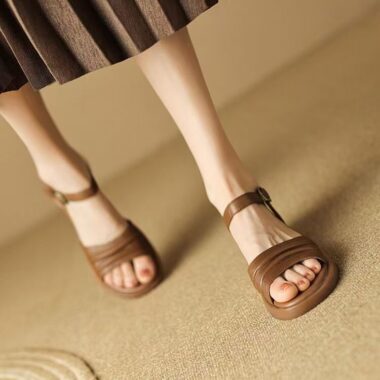 Breathable vintage leather low-heel summer women sandals