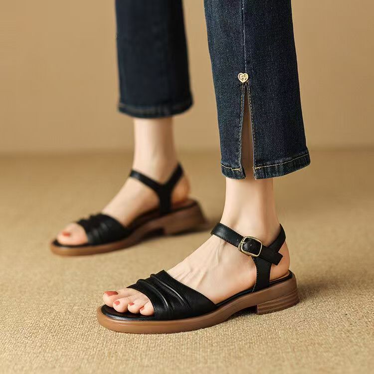 Breathable vintage leather low-heel summer women sandals
