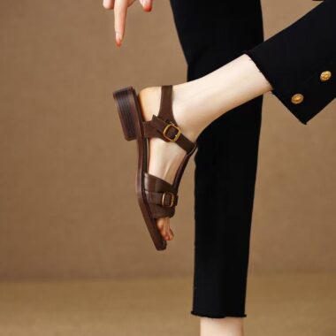 Vintage low heel genuine leather Roman women sandals