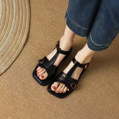 Vintage low heel genuine leather Roman women sandals