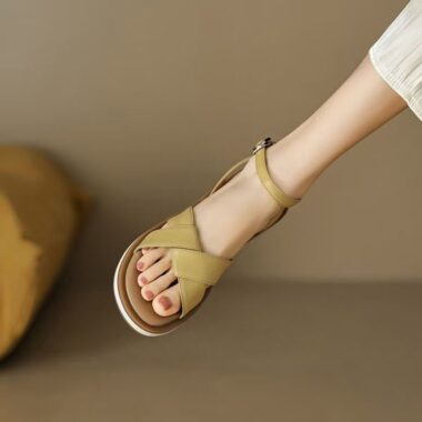 Soft leather vintage flat versatile summer women sandals