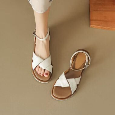 Soft leather vintage flat versatile summer women sandals