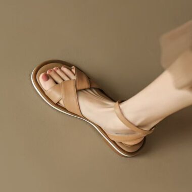 Soft leather vintage flat versatile summer women sandals