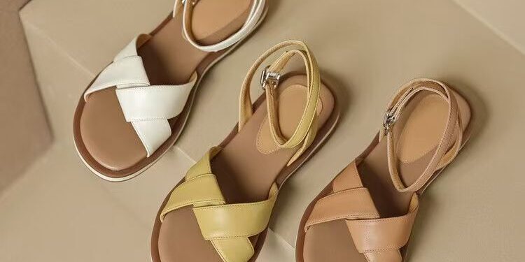 Soft leather vintage flat versatile summer women sandals